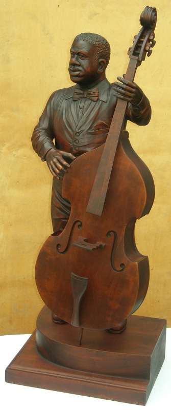Саксофонист, вид 5, деревянная скульптура. Резьба по дереву. Vip сувениры.