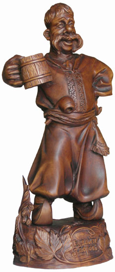 статуэтка Казак с кружкой, деревянная скульптура, вид 1. Резьба по дереву. Бизнес сувенир. Оригинальный  подарок в традициях народных промыслов Украины. Сувенирная продукция. (54,1 КБ)