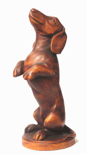 статуэтка Такса, деревянная скульптура, вид 2. Резьба по дереву. Бизнес сувенир. Оригинальный  подарок в традициях народных промыслов Украины. Сувенирная продукция. (53,6 КБ)